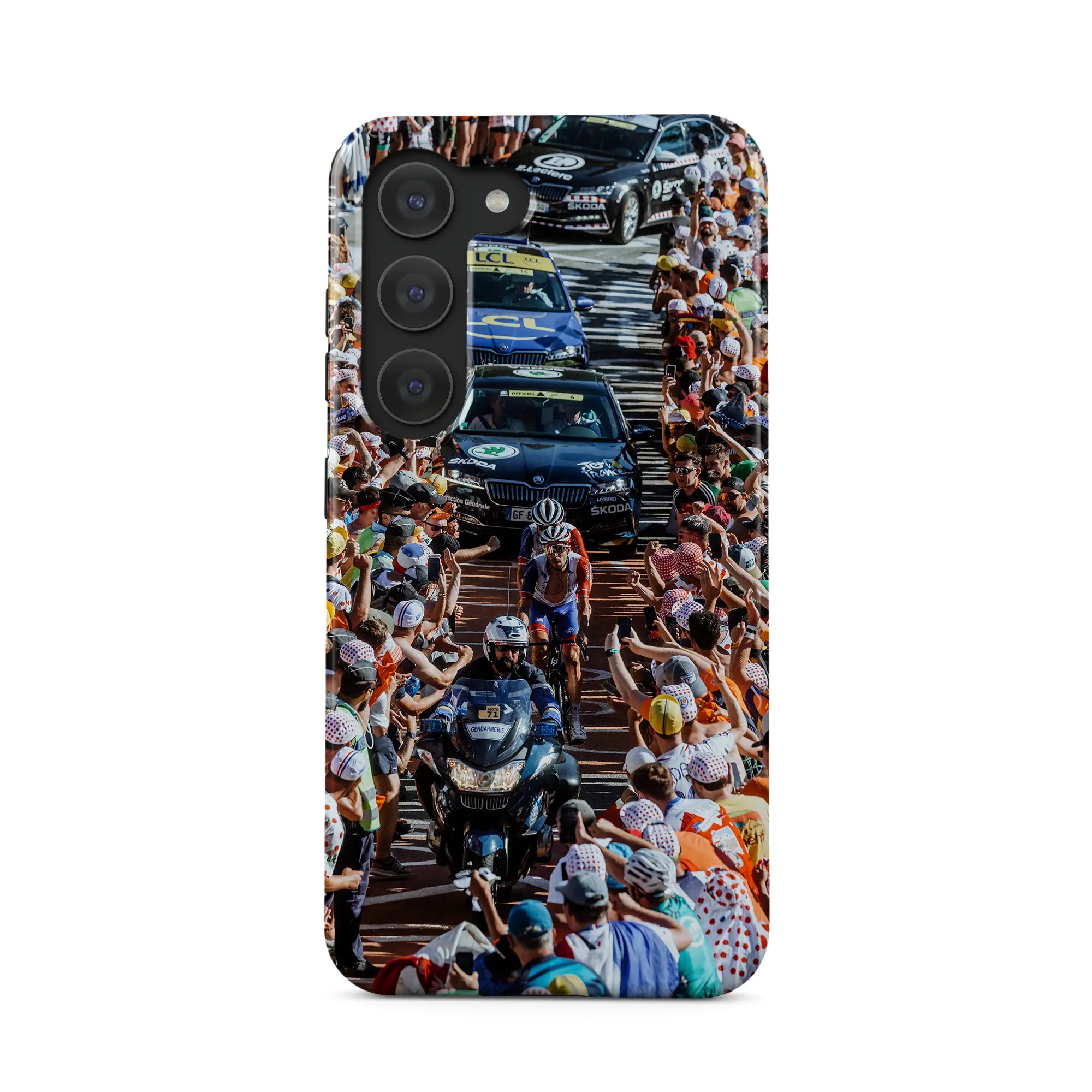 Coque iPhone Virage Pinot installée sur smartphone, rendu final